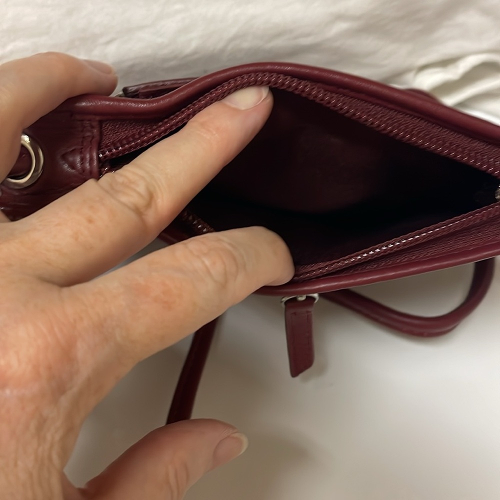 Burgundy RFID Blocking small crossbody. Bought for travel. Never used. - Picture 5 of 9